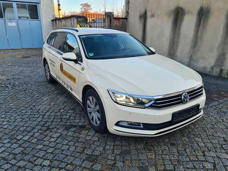 Gebraucht VW Passat Trendline 150 PS (110 kW) 2017 Beige Kombi