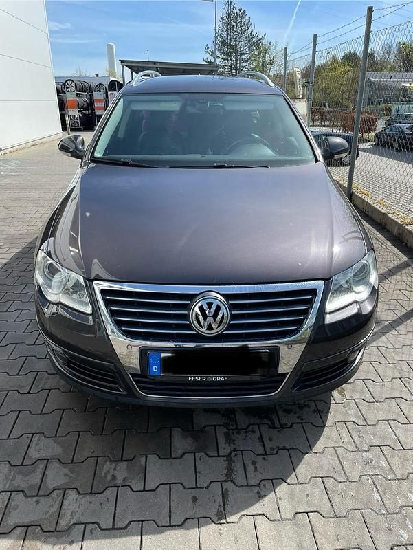 Braun Gebraucht 2008 VW Passat Kombi | 2.199 € (Superpreis) - Bild 1/4