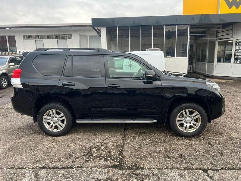 Gebraucht Toyota Land Cruiser 173 PS (127 kW) 2010 Schwarz SUV