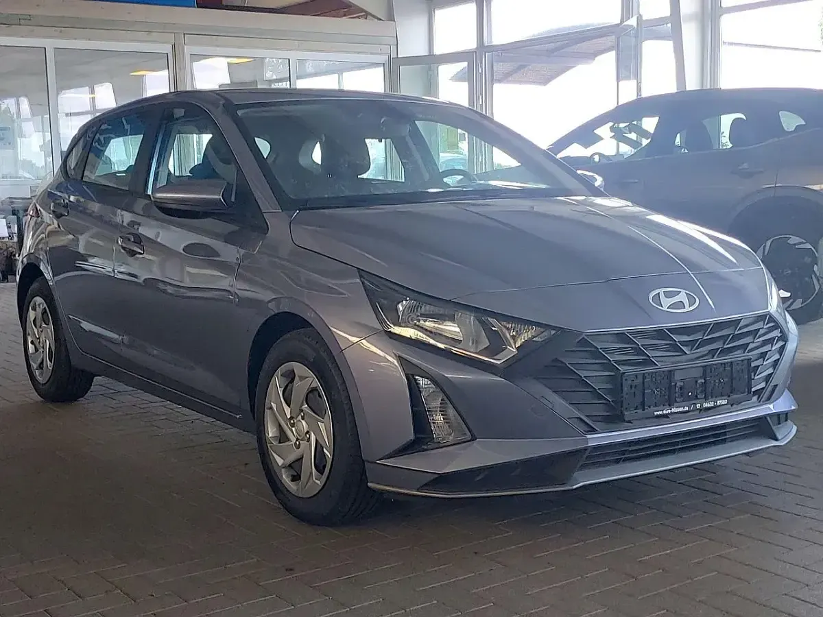 Neu Hyundai i20 Comfort 79 PS (58 kW) 2025 Meta blue Kleinwagen