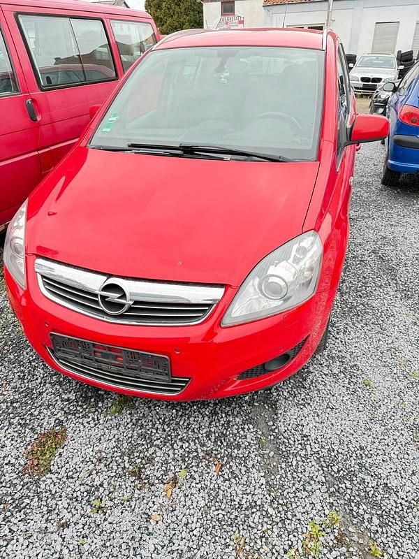 Gebraucht Opel Zafira 125 PS (91 kW) 2012 Rot Van / Kleinbus