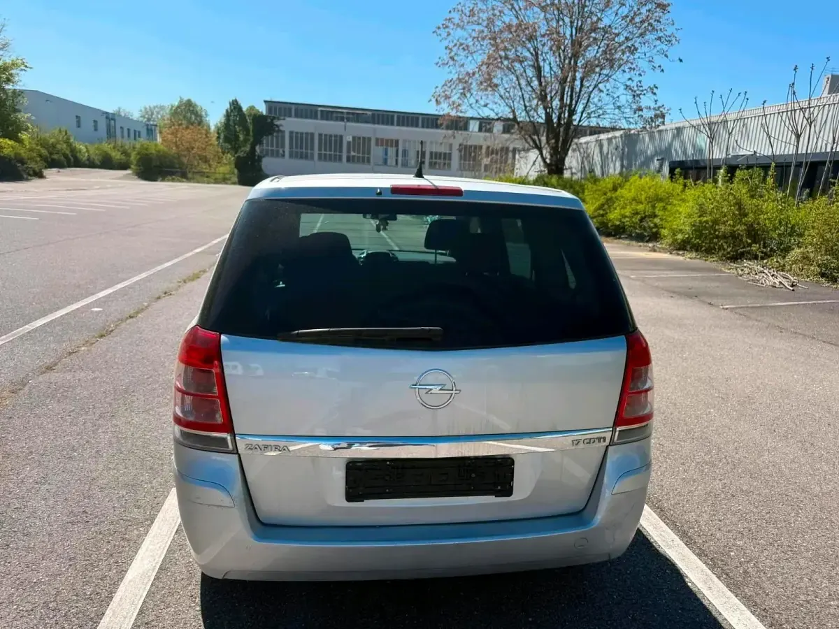 Gebraucht Opel Zafira 125 PS (91 kW) 2010 Grau Van / Kleinbus