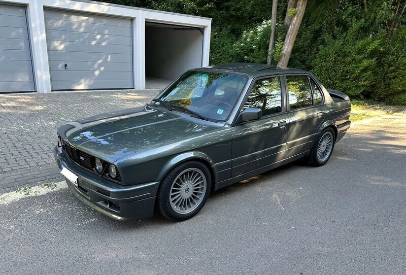 Grau Gebraucht 1988 BMW 325 Performance Limousine | 32.000 € - Bild 1/4