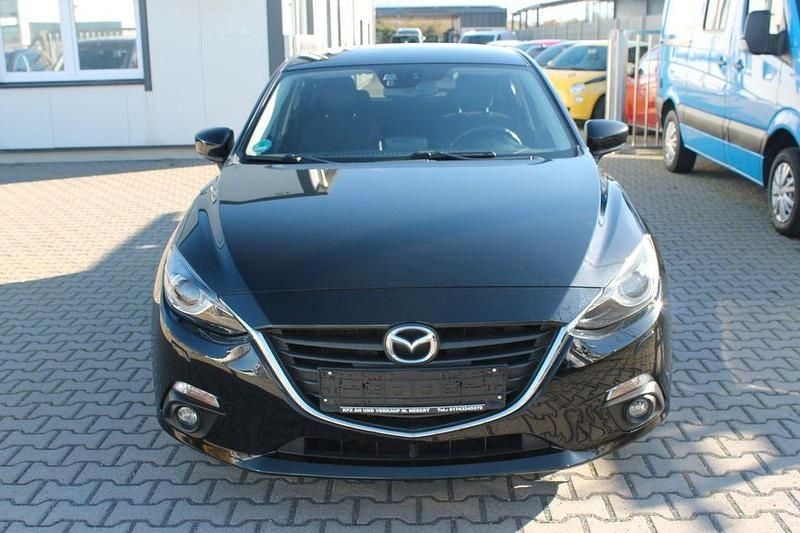 Schwarz Gebraucht 2017 Mazda 3 Nakama Limousine | 10.950 € (Guter Preis) - Bild 1/4