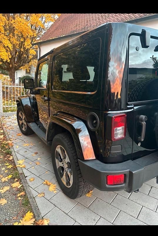 Schwarz Gebraucht 2017 Jeep Wrangler SUV | 29.000 € (Fairer Preis) - Bild 1/4