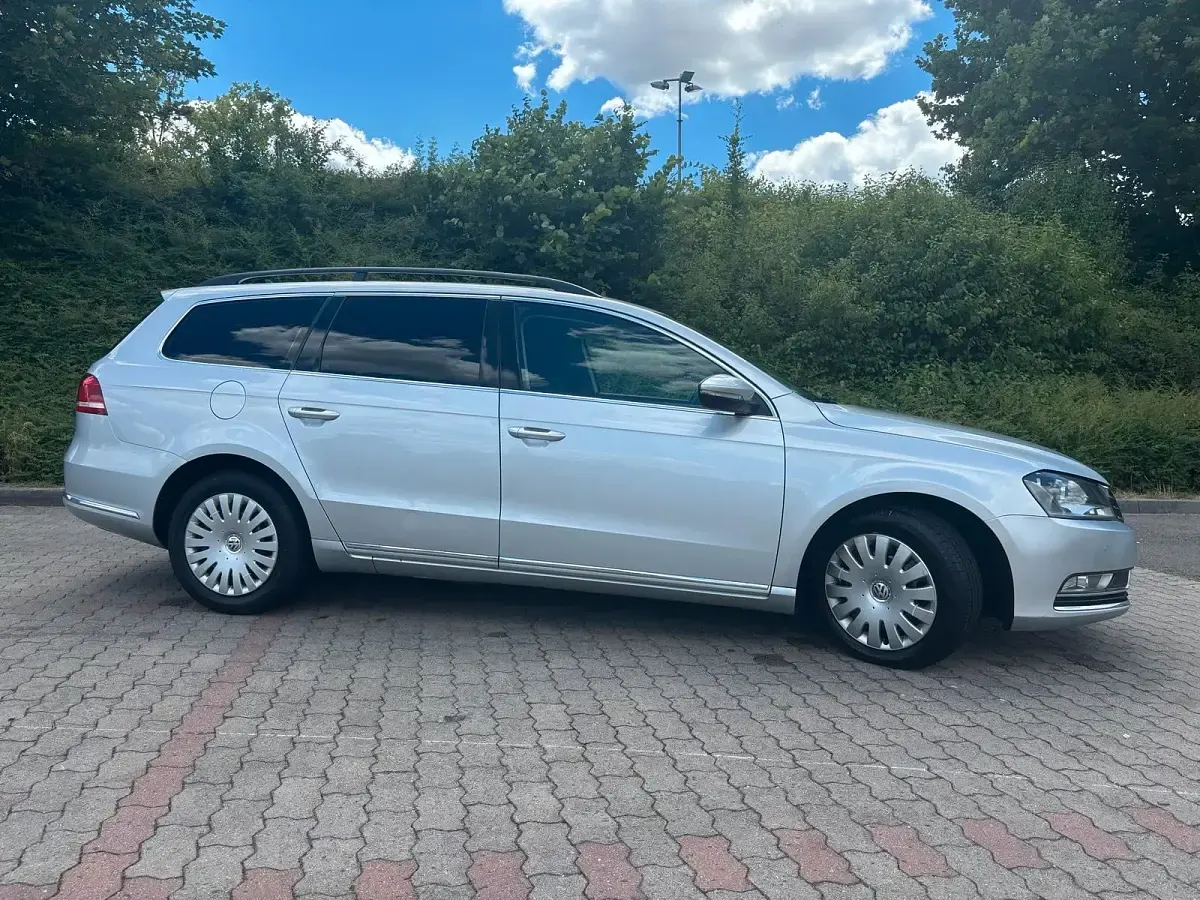 Gebraucht VW Passat 140 PS (102 kW) 2013 Silber Kombi