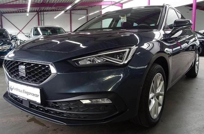 Grau Gebraucht 2021 Seat Leon Style Limousine | 18.649 € (Fairer Preis) - Bild 1/4