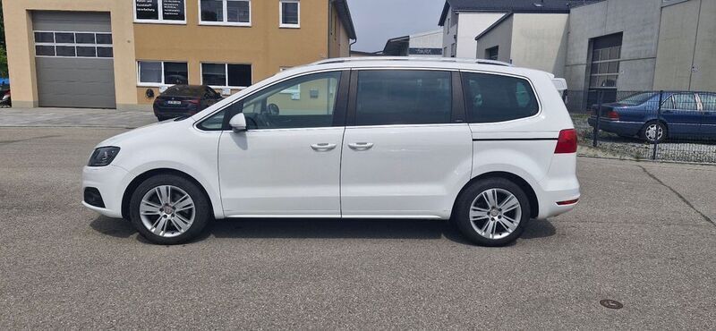 Weiß Gebraucht 2015 Seat Alhambra Van / Kleinbus | 15.600 € (Guter Preis) - Bild 1/4