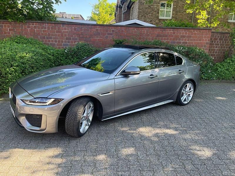 Grau Gebraucht 2019 Jaguar XE R-Dynamic Limousine | 21.000 € (Etwas zu teuer) - Bild 1/4