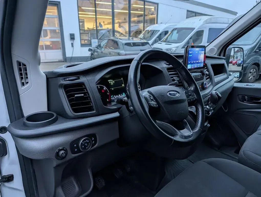 Gebraucht Ford Transit Trend 131 PS (96 kW) 2022 Weiß Pickup