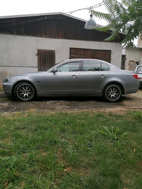 Gebraucht BMW 523 177 PS (130 kW) 2005 Grau Limousine
