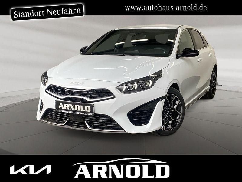 Weiß Neu 2025 Kia Ceed GT-Line Limousine | 25.950 € (Superpreis) - Bild 1/4