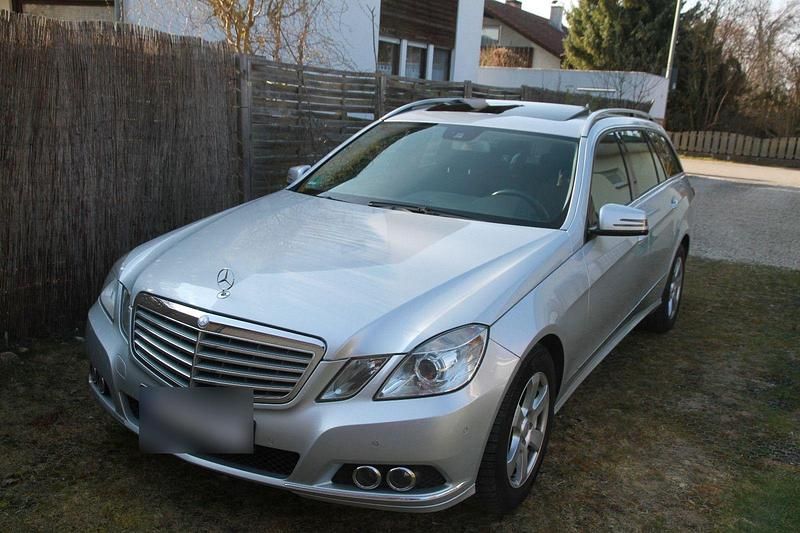 Gebraucht Mercedes E220 Elegance 170 PS (125 kW) 2010 Silber Kombi