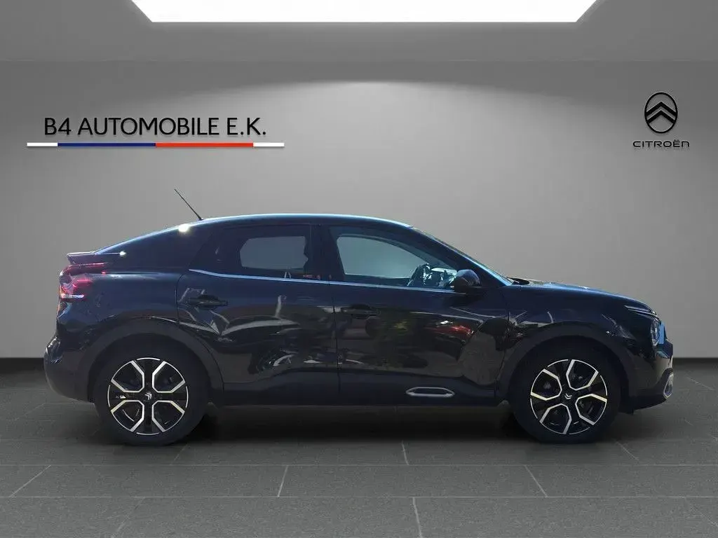 Gebraucht Citroën e-C4 Shine 100 kW (136 PS) 2021 Noir obsidien Limousine