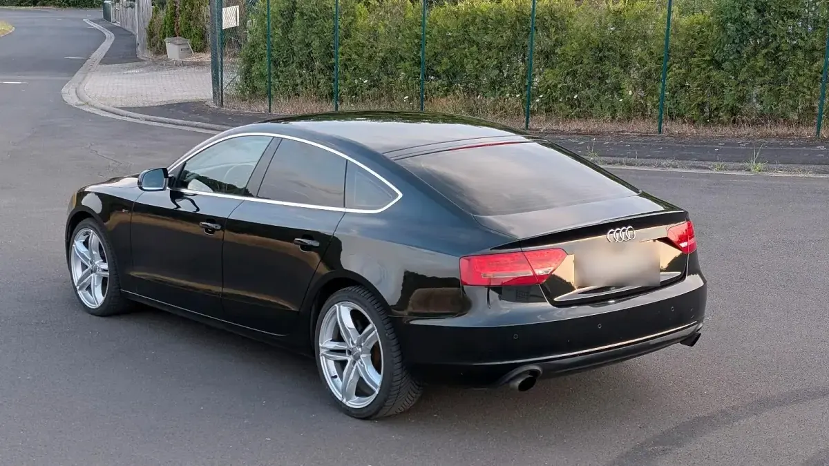 Gebraucht Audi A5 Sportback 180 PS (132 kW) 2010 Schwarz Kleinwagen