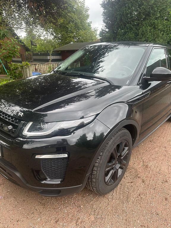 Schwarz Gebraucht 2018 Land Rover Range Rover evoque Pure SUV | 20.900 € (Fairer Preis) - Bild 1/4