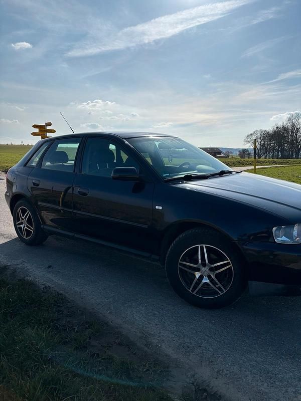 Gebraucht Audi A3 105 PS (77 kW) 2001 Blau Kleinwagen