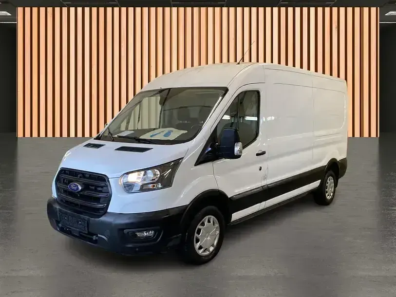 Gebraucht Ford Transit Trend 131 PS (96 kW) 2023 Weiß frostweiß Van