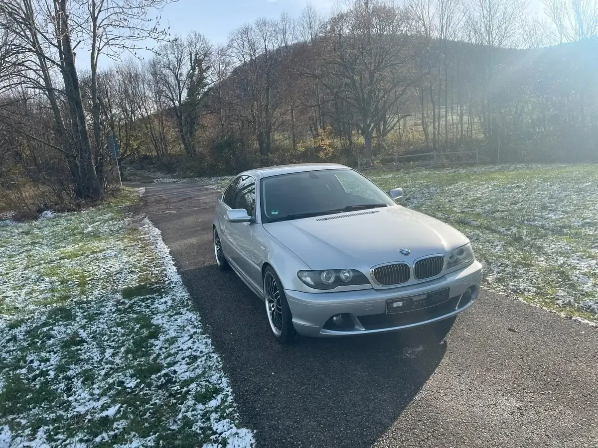 Gebraucht BMW 330 231 PS (169 kW) 2004 Silber Coupé