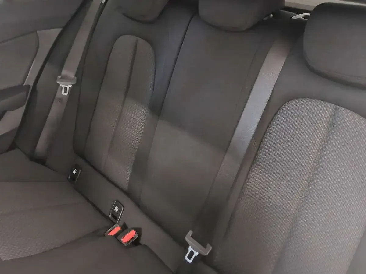 Gebraucht BMW 116 116 PS (85 kW) 2022 Schwarz Kleinwagen