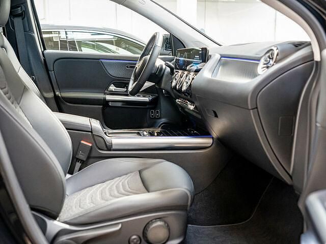 Gebraucht Mercedes GLA250 Advanced Plus 163 PS (119 kW) 2023 Schwarz / kosmosschwarz (metallic) SUV