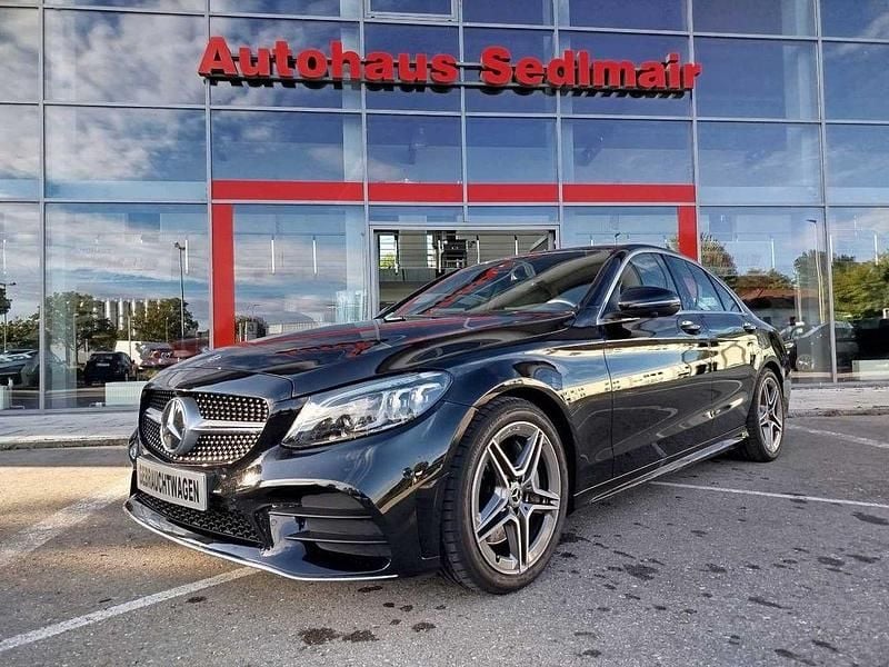 Obsidianschwarz metalliclack Gebraucht 2020 Mercedes C300 AMG line Limousine | 29.800 € (Superpreis) - Bild 1/4