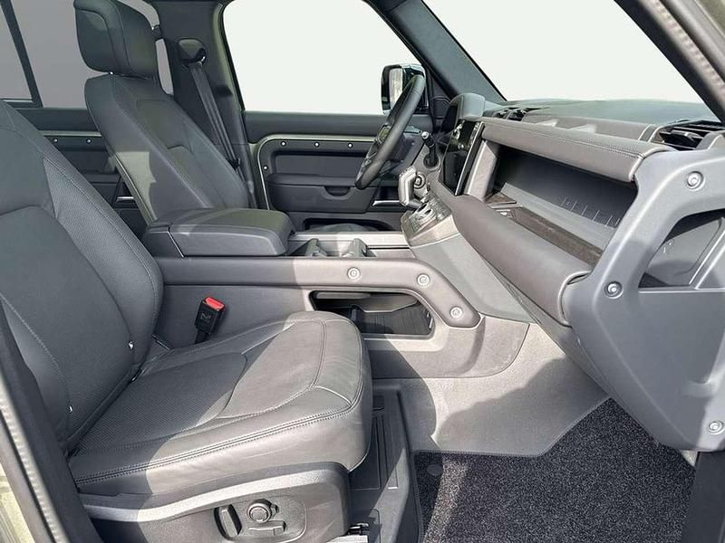 Gebraucht Land Rover Defender HSE Dynamic 300 PS (220 kW) 2025 Grün SUV
