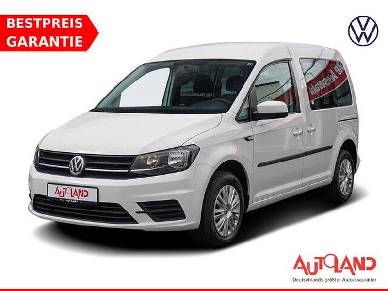 Weiß Gebraucht 2016 VW Caddy Family Van / Kleinbus | 16.990 € - Bild 1/4