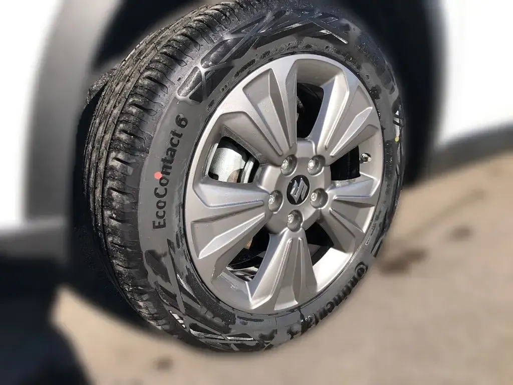 Gebraucht Suzuki Vitara Comfort 116 PS (85 kW) 2024 Weiß SUV