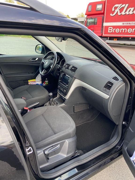 Gebraucht Skoda Yeti Ambition 150 PS (110 kW) 2015 Schwarz SUV