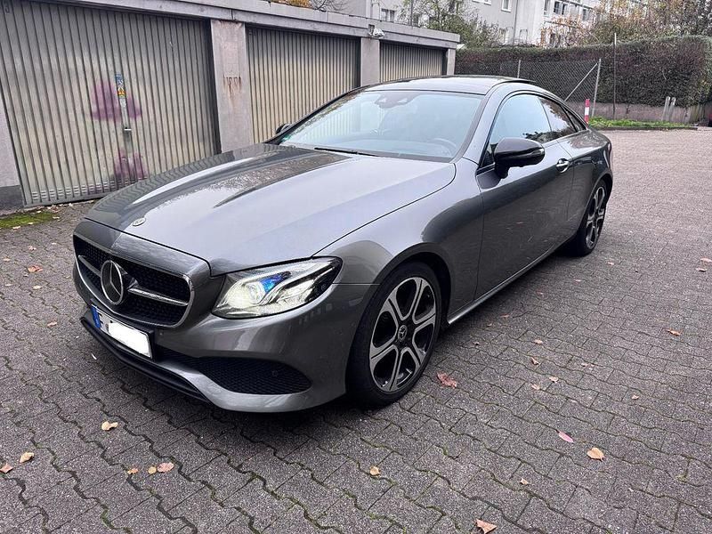 Second-hand Mercedes E220 194 CP (142 kW) 2017 Negru Coupe