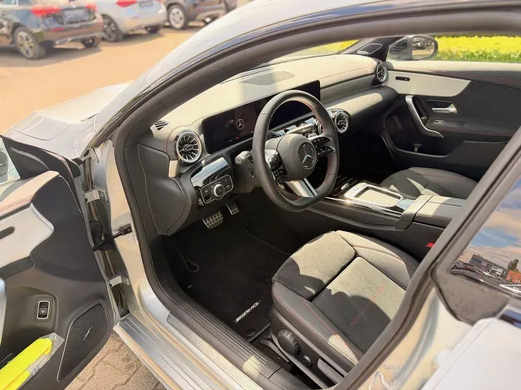 Gebraucht Mercedes CLA250 224 PS (164 kW) 2024 Silber Coupé