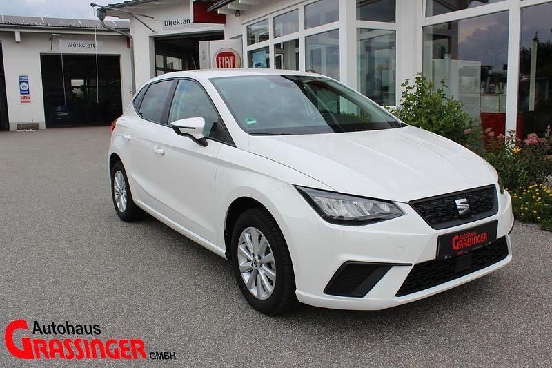 Weiß Gebraucht 2024 Seat Ibiza Style Limousine | 15.690 € (Fairer Preis) - Bild 1/4
