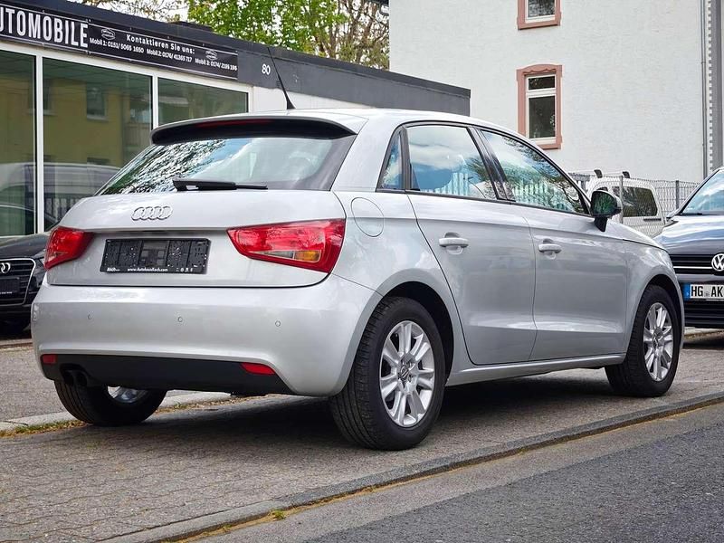Gebraucht Audi A1 Attraction 122 PS (89 kW) 2013 Eissilber metallic Kleinwagen