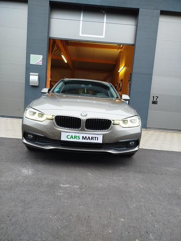 Gebraucht BMW 320 190 PS (139 kW) 2019 Grau Kombi