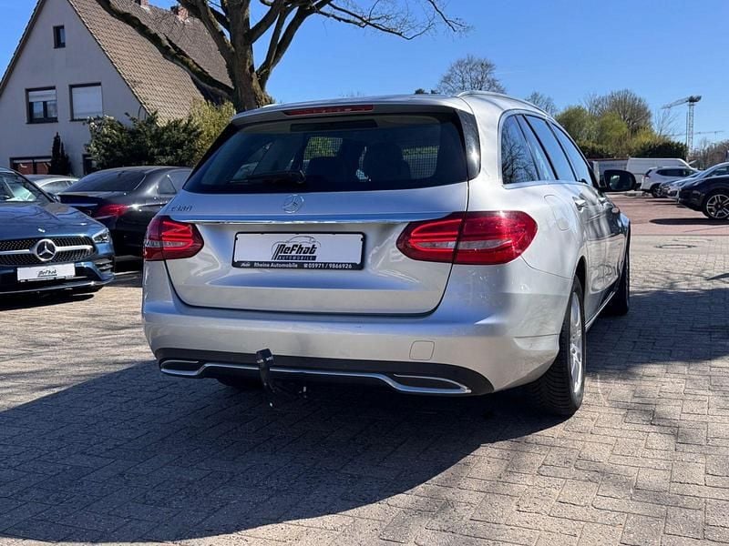 Gebraucht Mercedes C180 156 PS (114 kW) 2016 Silber Kombi