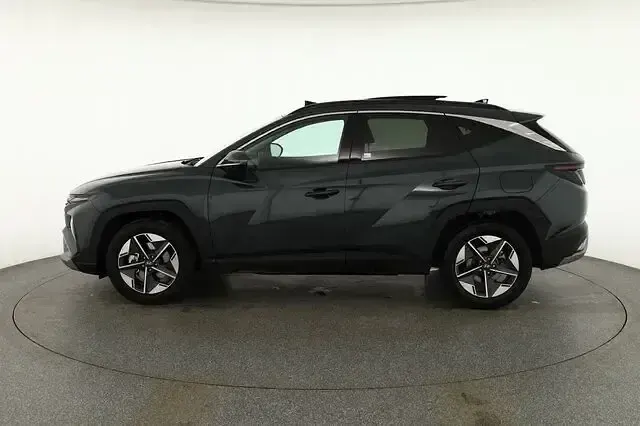 Neu Hyundai Tucson 150 PS (110 kW) 2025 Grün SUV