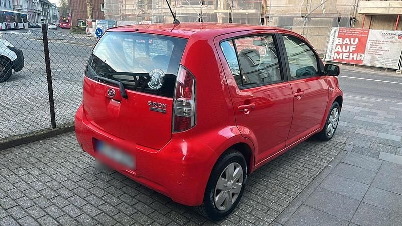 Gebraucht Daihatsu Sirion 69 PS (50 kW) 2007 Rot Kleinwagen