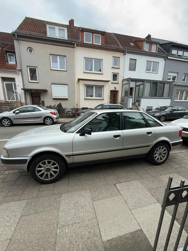 Second-hand Audi 80 90 CP (66 kW) 1994 Argintiu Berlinǎ