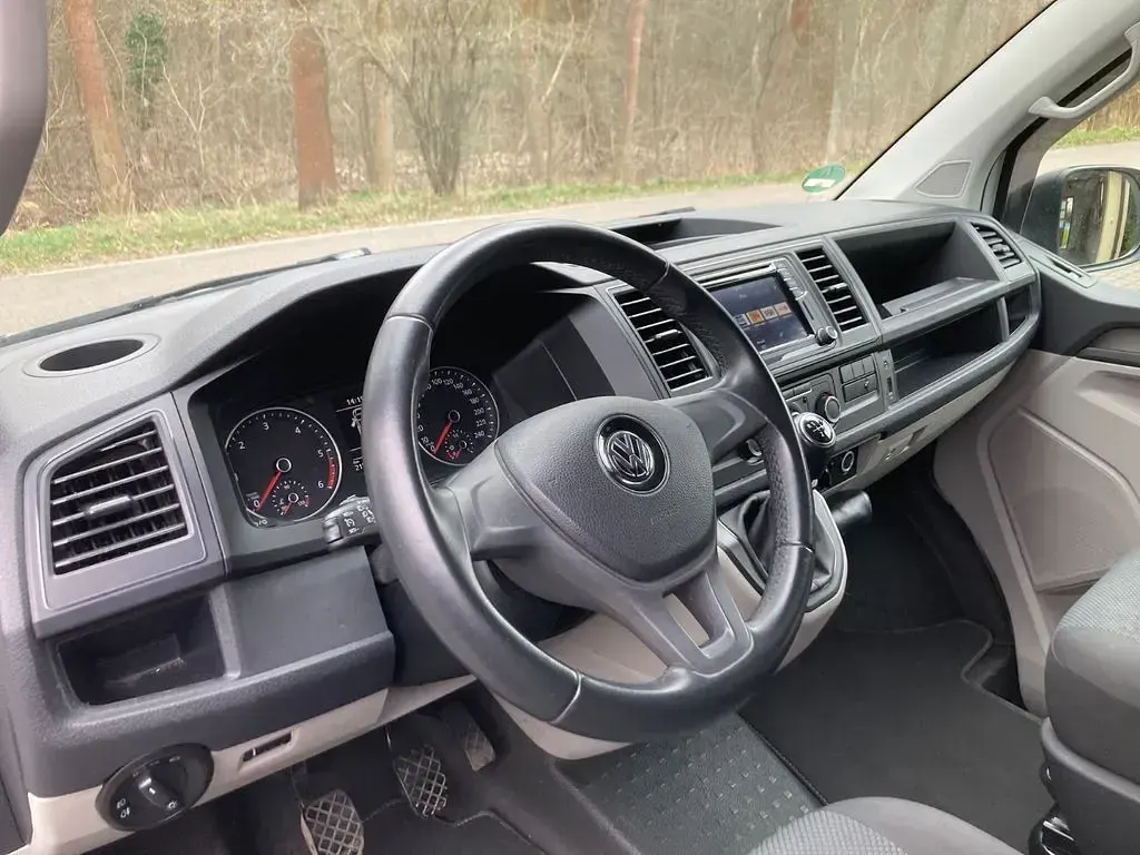Używany VW T6 150 KM (110 kW) 2017 Biały Van