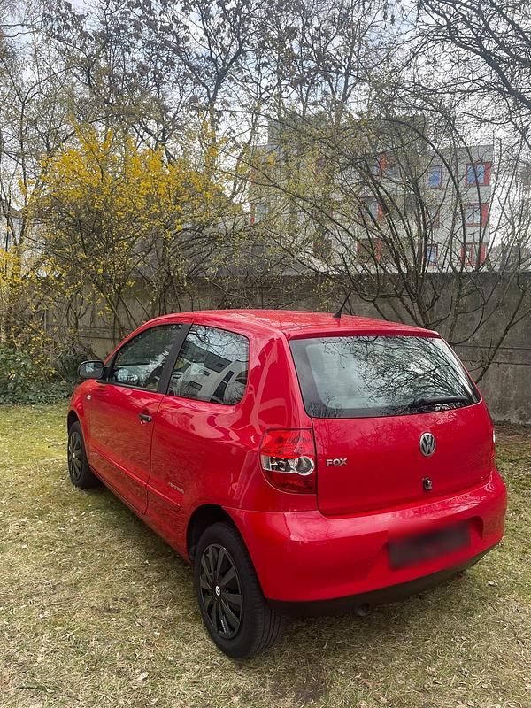Second-hand VW Fox Refresh 60 CP (44 kW) 2009 Roșu Hatchback