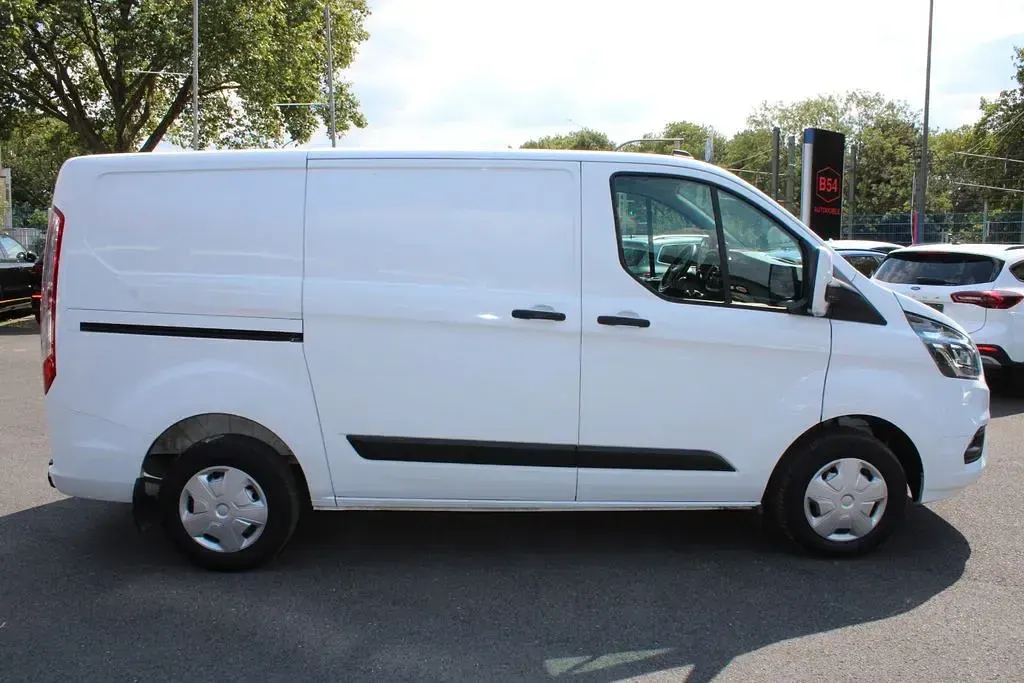 Gebraucht Ford Transit Custom Trend 105 PS (77 kW) 2022 Weiß Van