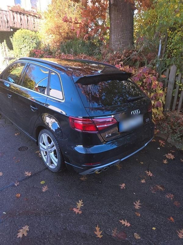 Second-hand Audi A3 S-Line 150 CP (110 kW) 2016 Negru Berlinǎ