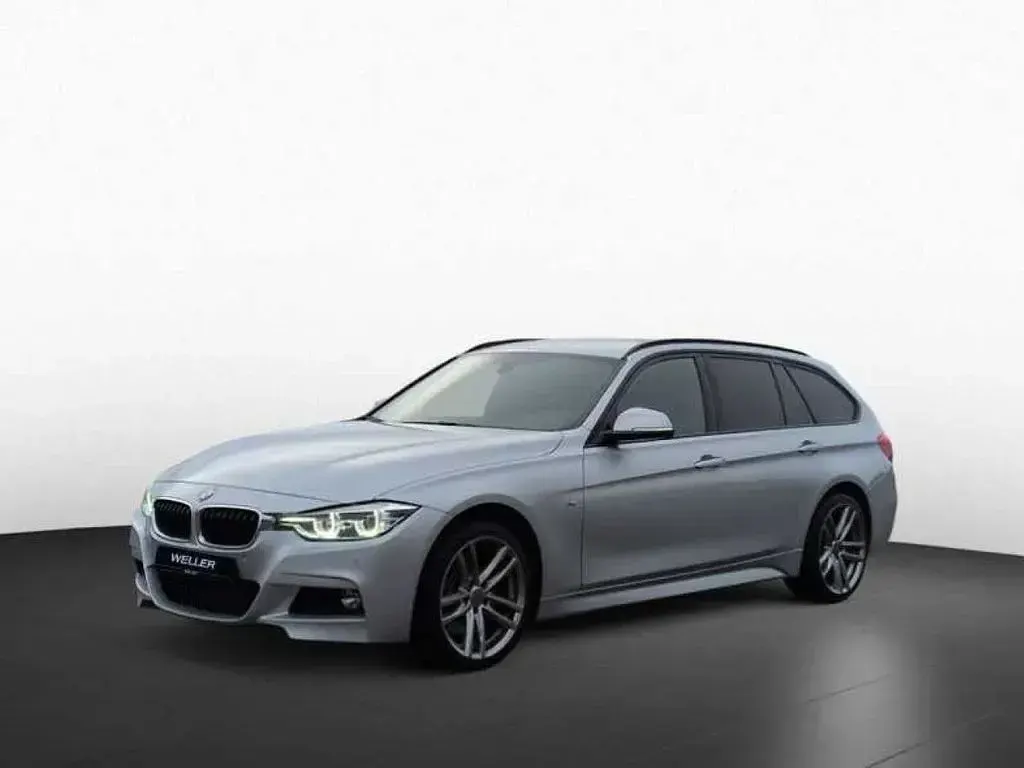 Gebraucht BMW 330 M Sport 258 PS (189 kW) 2018 Glaciersilber (silber) Kombi