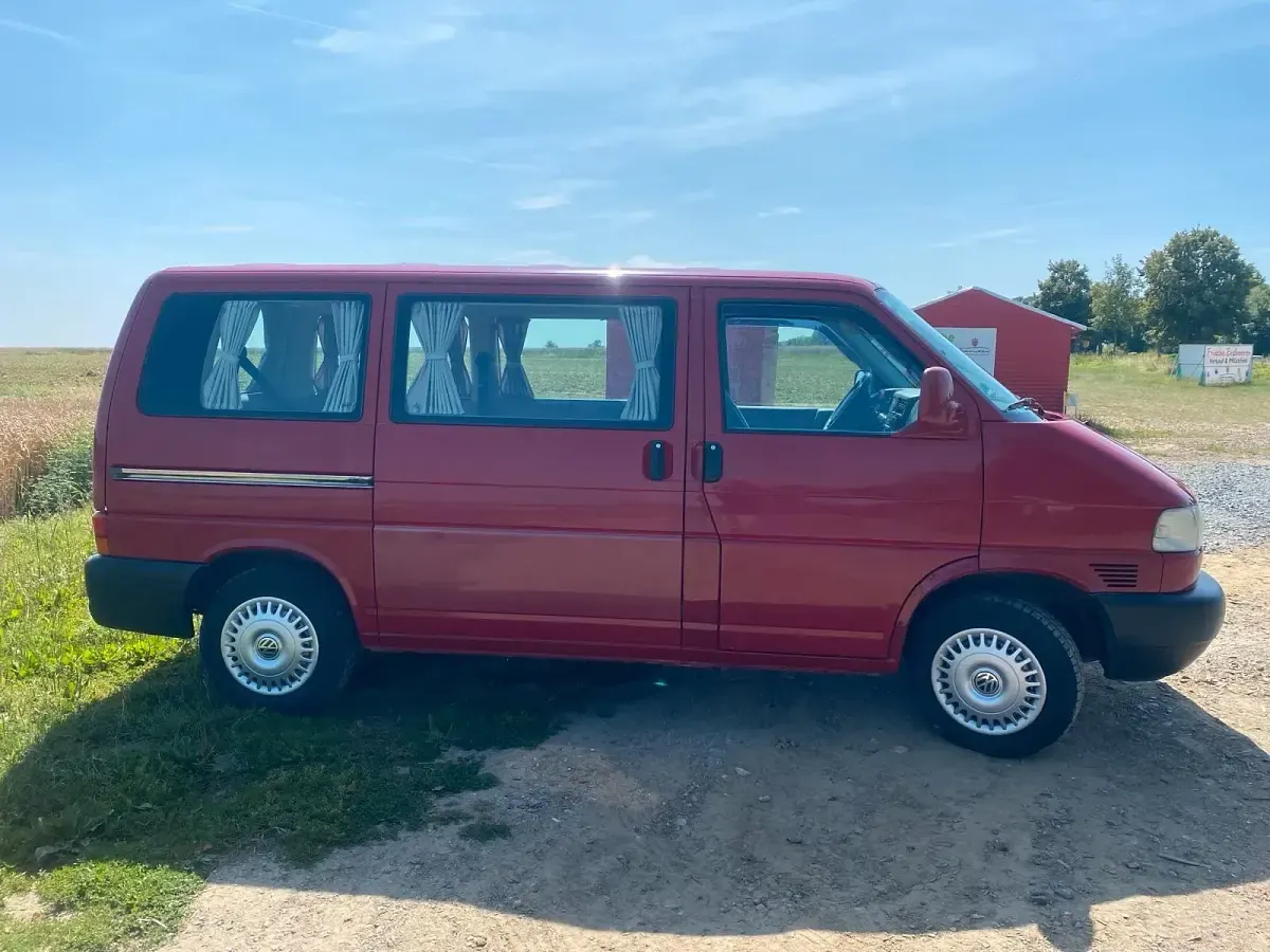 Gebraucht VW Caravelle 115 PS (84 kW) 1997 Rot Van / Kleinbus