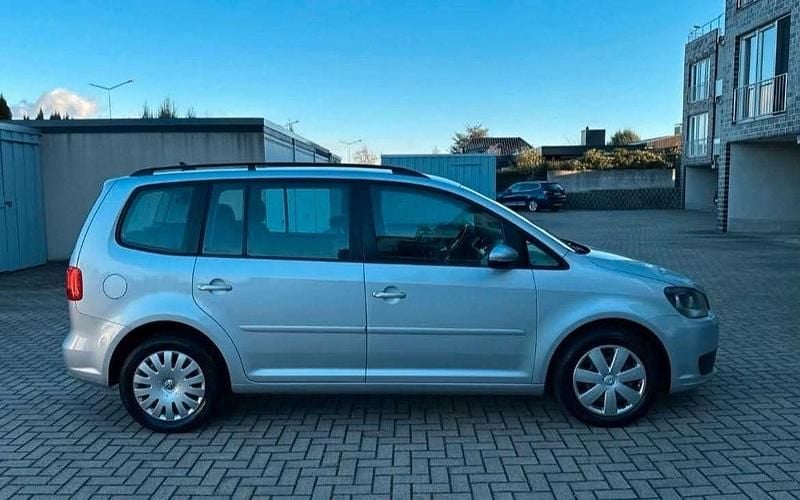 Gebraucht VW Touran 140 PS (102 kW) 2011 Silber Van / Kleinbus
