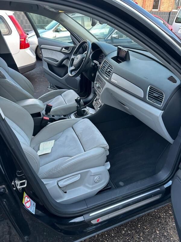 Schwarz Gebraucht 2012 Audi Q3 S-Line SUV | 10.700 € (Fairer Preis) - Bild 1/4