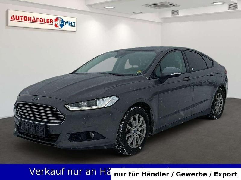 Gebraucht Ford Mondeo Trend 160 PS (117 kW) 2015 Grau Limousine