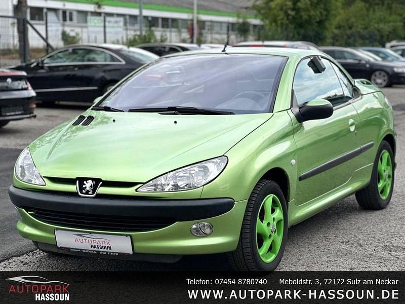 Grün Gebraucht 2001 Peugeot 206 CC Cabrio | 1.999 € (Fairer Preis) - Bild 1/4