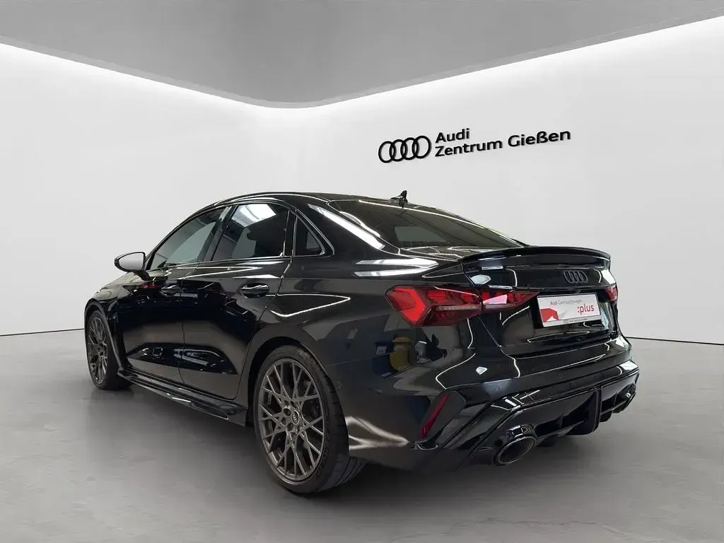 Gebraucht Audi RS3 Comfort 400 PS (294 kW) 2025 Mythosschwarz metallic Limousine